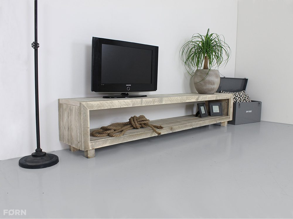 poort peper hoop Steigerhouten TV-meubel Laghetto met vakken en zonder deuren | TV kast van  steigerhout